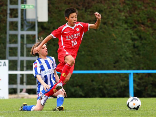  拜仁青训新星崭露头角，一线队首秀即破门  