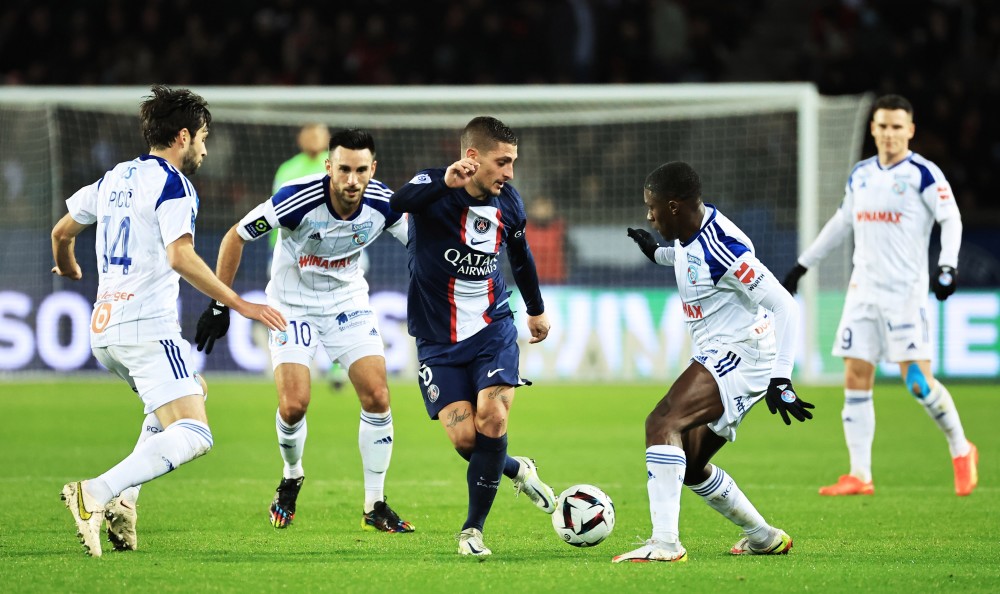  斯特拉斯堡主场爆冷，击败领头羊巴黎圣日耳曼  