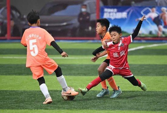  曼联青训小将梅布里惊艳亮相，梯队赛狂轰四球  